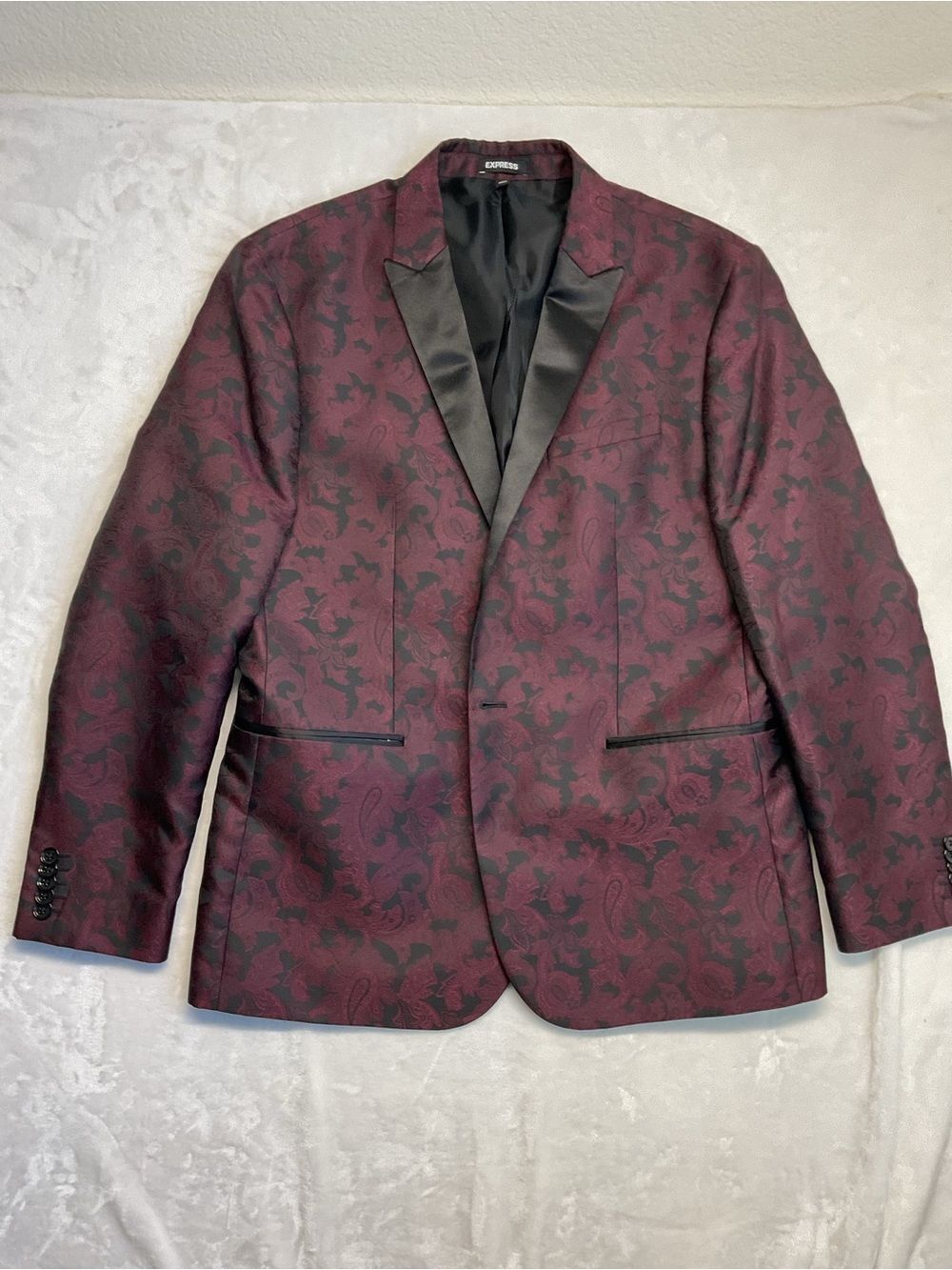 Express Burgundy Floral Jacquard Blazer with Black Satin Lapel size Large